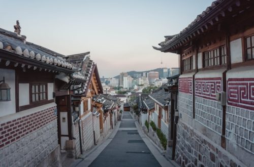 Best neighborhoods to stay in Seoul